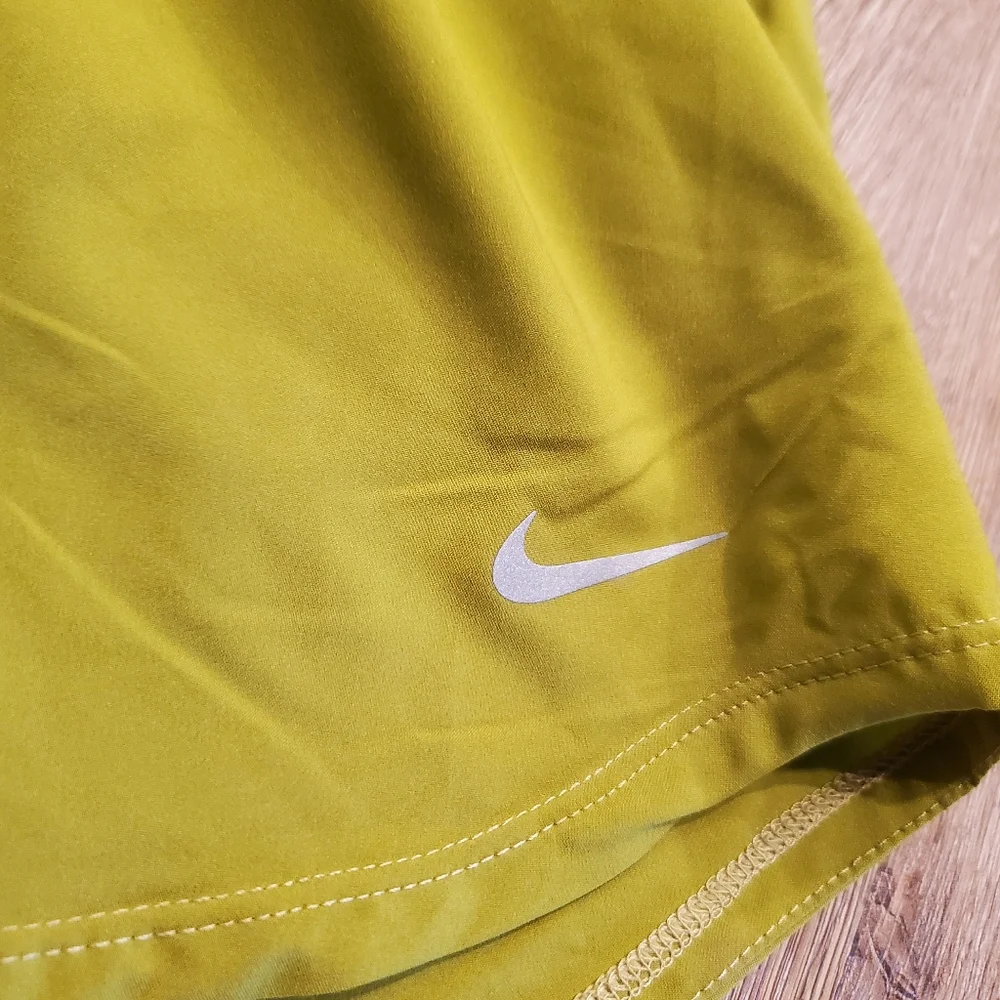 Nike Shorts - Picture 2 of 8